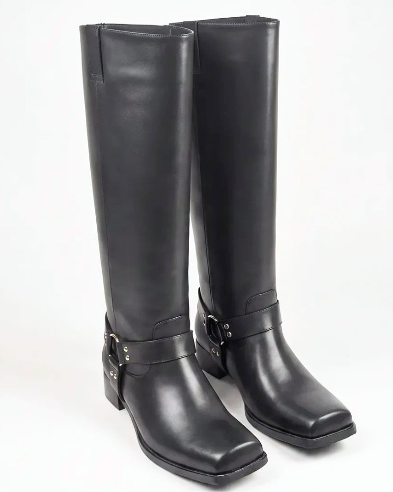 Ari Knee High Boot in Midnight Black – ring and stud hardware detail