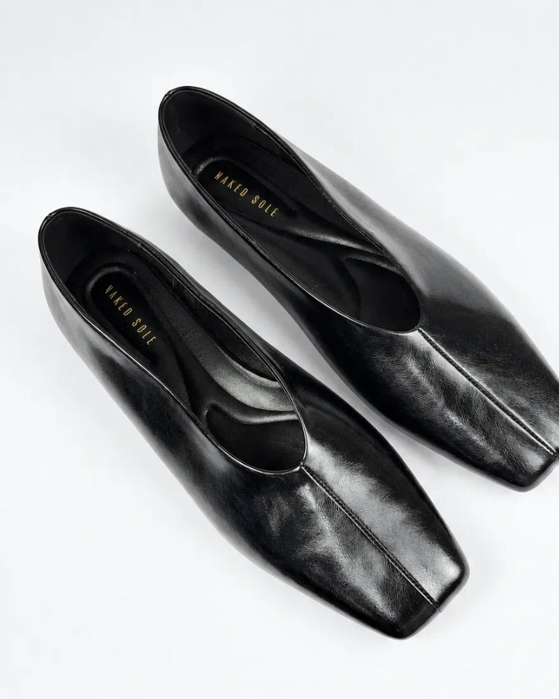 Olivia Glove Ballet Flat in Noir Crush – high-cut vamp and centre seam detail