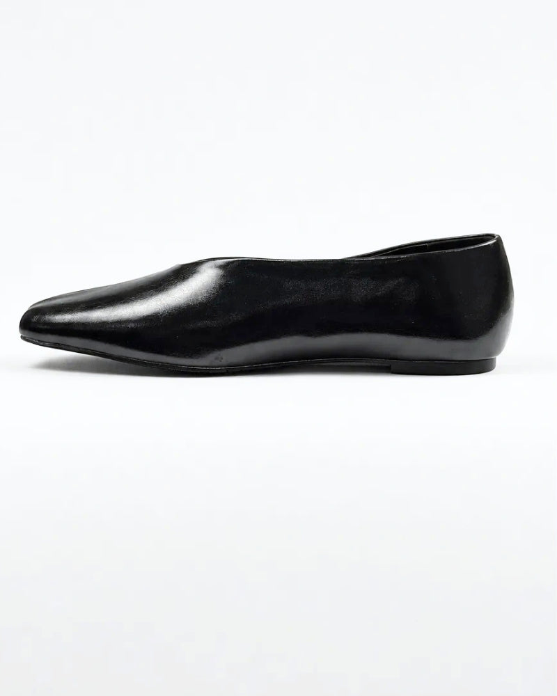 Olivia Glove Ballet Flat in Noir Crush – soft flexible upper