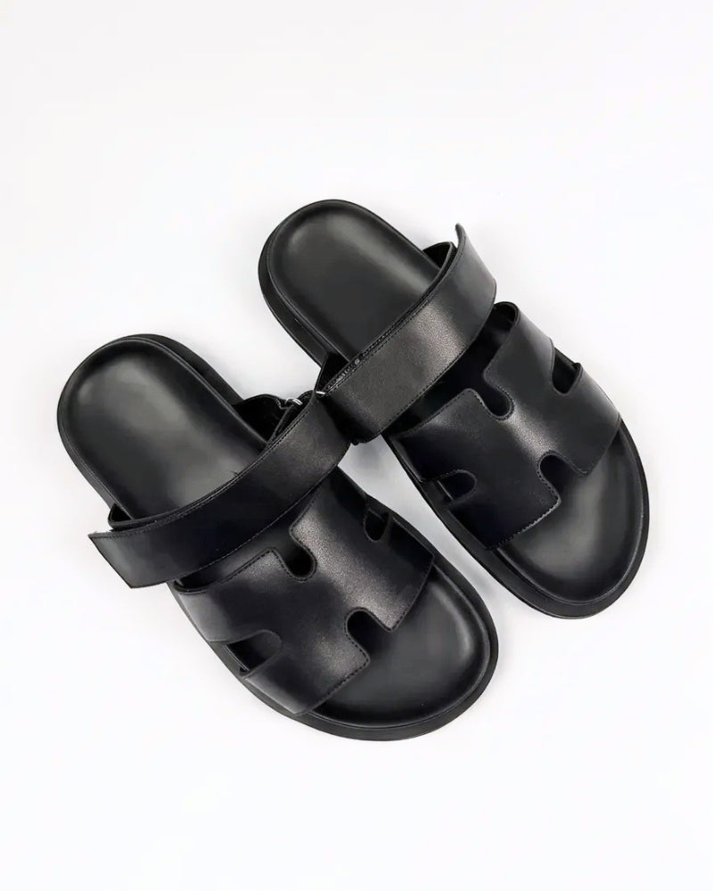 Poppy Slide in Black – statement cut-out upper detail