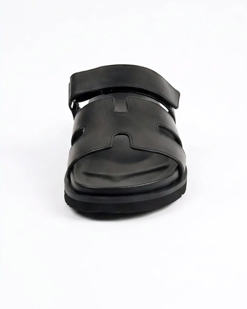 Poppy Slide in Black – low-profile chunky sole