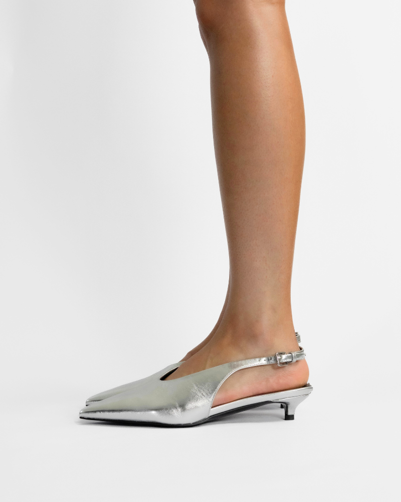 quinn in silver naked sole 