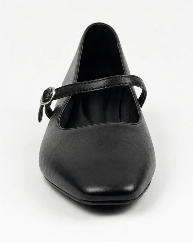 Sophia Ballet Flat in Onyx – low-profile flat sole